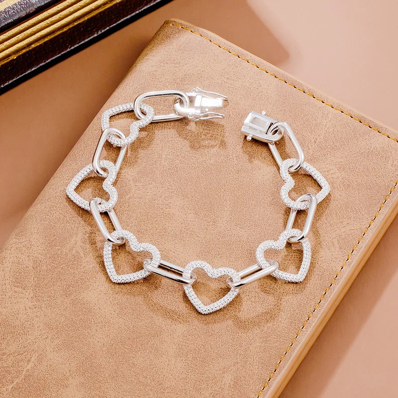 New Fashion Trend Full Diamond Love S925 Silver Inlaid 5A Zircon Ladies Heart Bracelet
New Fashion Trend Full Diamond Love S925 Silver Inlaid 5A Zircon Ladies Heart Bracelet