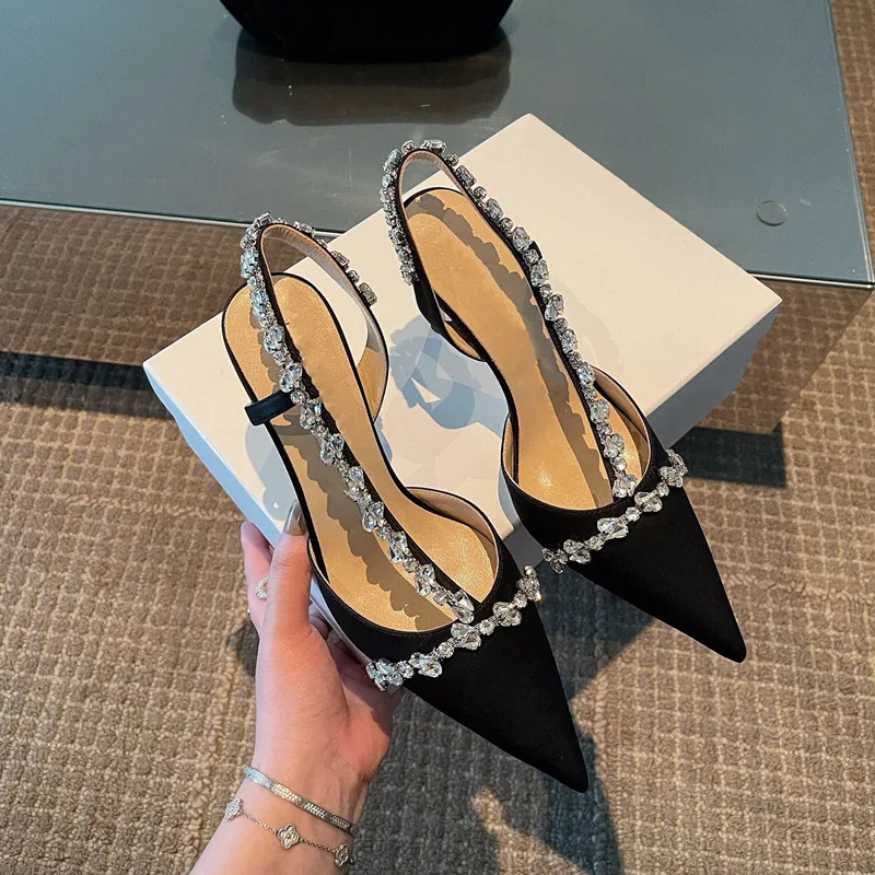 Small Heel Pointed Toe Shoes Women's High Heels Stiletto Rhinestone Baotou All-match Fashion Sandals Women High Heels
Small Heel Pointed Toe Shoes Women's High Heels Stiletto Rhinestone Baotou All-match Fashion Sandals Women High Heels