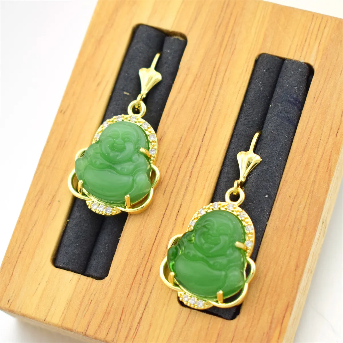 Trend Retro Creative Chinese Style Colorful Maitreya Buddha Pendant Earrings Ladies Fashion Religious Amulet Jewelry Gift
Trend Retro Creative Chinese Style Colorful Maitreya Buddha Pendant Earrings Ladies Fashion Religious Amulet Jewelry Gift