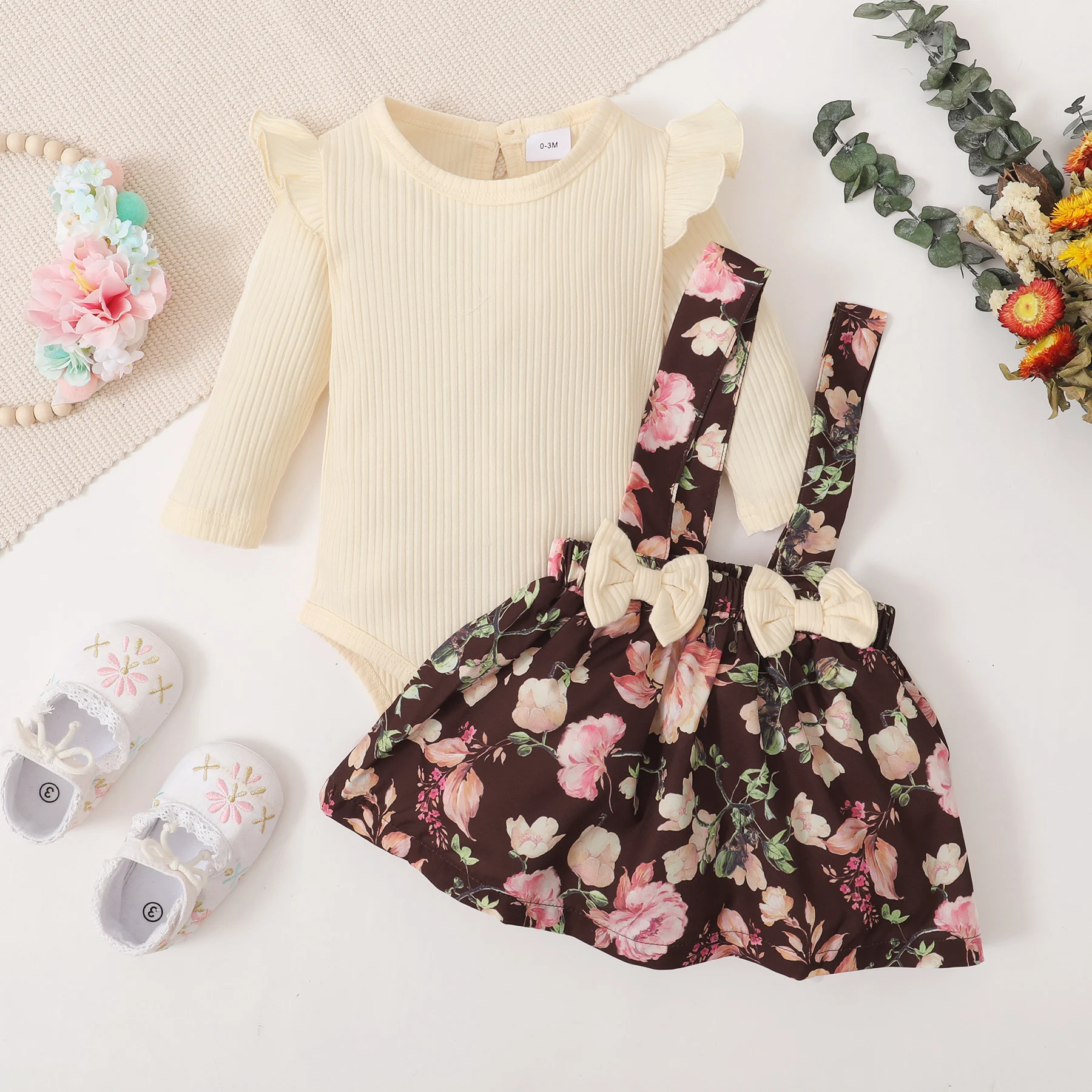 Hibobi Design 2Pcs Suits Baby Girl Long Sleeve Jumpsuit & Floral Pattern Suspender Skirt & Bow Headband Autumn Romper
Hibobi Design 2Pcs Suits Baby Girl Long Sleeve Jumpsuit & Floral Pattern Suspender Skirt & Bow Headband Autumn Romper