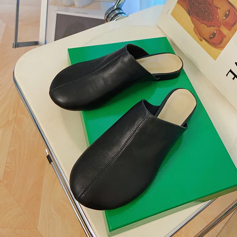 Fashion Series Fairy Shoes Genuine Leather Flat Half Slippers Comfortable Temperament Round Head Outdoor Casual Shoes
Fashion Series Fairy Shoes Genuine Leather Flat Half Slippers Comfortable Temperament Round Head Outdoor Casual Shoes