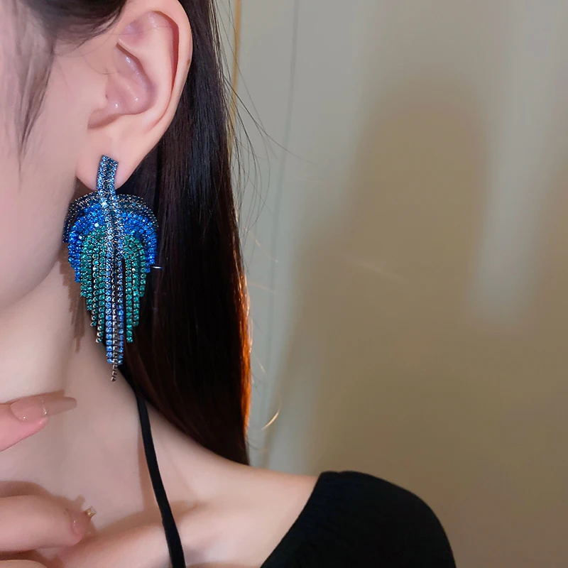 Leaves Long Tassles Earrings For Women Girls Asymmetric Rhinestone Drop Earrings Vintage Piercing Ear Ornaments Party Jewelry
Leaves Long Tassles Earrings For Women Girls Asymmetric Rhinestone Drop Earrings Vintage Piercing Ear Ornaments Party Jewelry