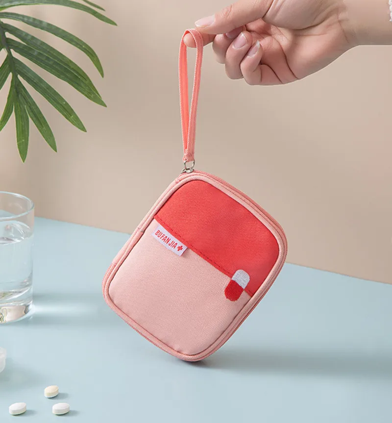 Travel Medicine Boxes Portable Pill Case Home Emergency Survival Bags Medicine Storage Bags Large Capacity First Aid Kit Outdoor
Travel Medicine Boxes Portable Pill Case Home Emergency Survival Bags Medicine Storage Bags Large Capacity First Aid Kit Outdoor