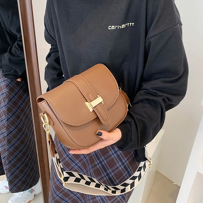 2022 Summer Super Mini Lipstick Box Messenger Bag for Women PU Leather Designer Chain Cute Handbag Luxury Trend Shoulder Bag Sac
2022 Summer Super Mini Lipstick Box Messenger Bag for Women PU Leather Designer Chain Cute Handbag Luxury Trend Shoulder Bag Sac