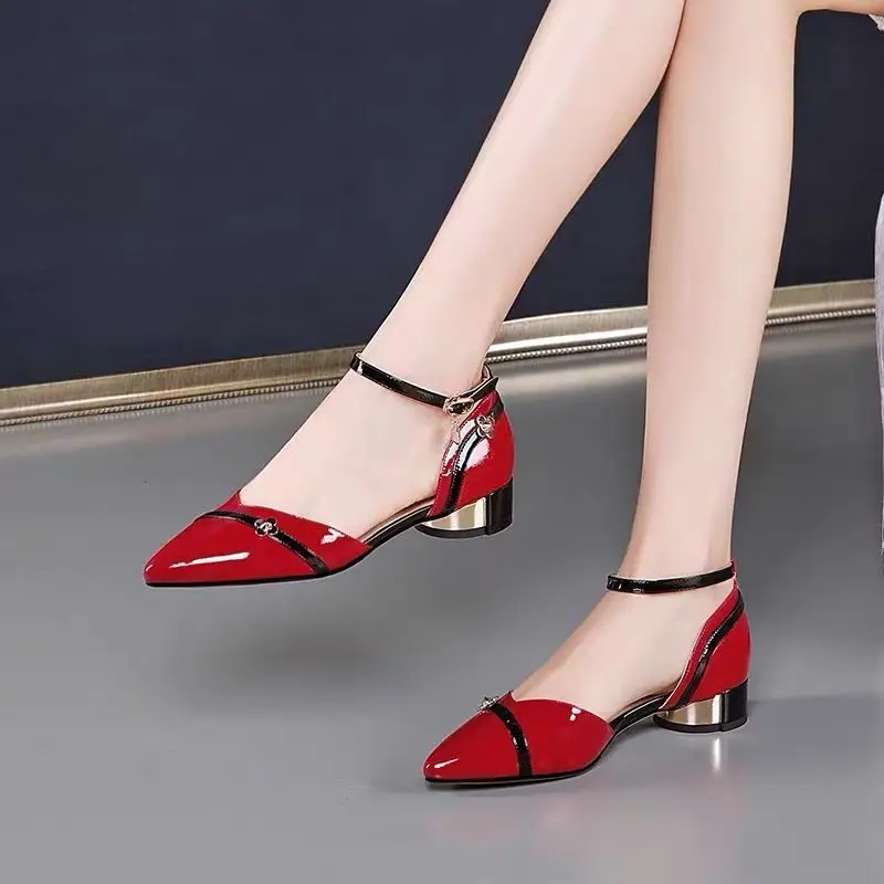 Women Sandals Ankle Strap Dress Shoes Patent Leather Designer Shoes for Women 2022 Low Heels Sandalias Mujer Elegantes
Women Sandals Ankle Strap Dress Shoes Patent Leather Designer Shoes for Women 2022 Low Heels Sandalias Mujer Elegantes