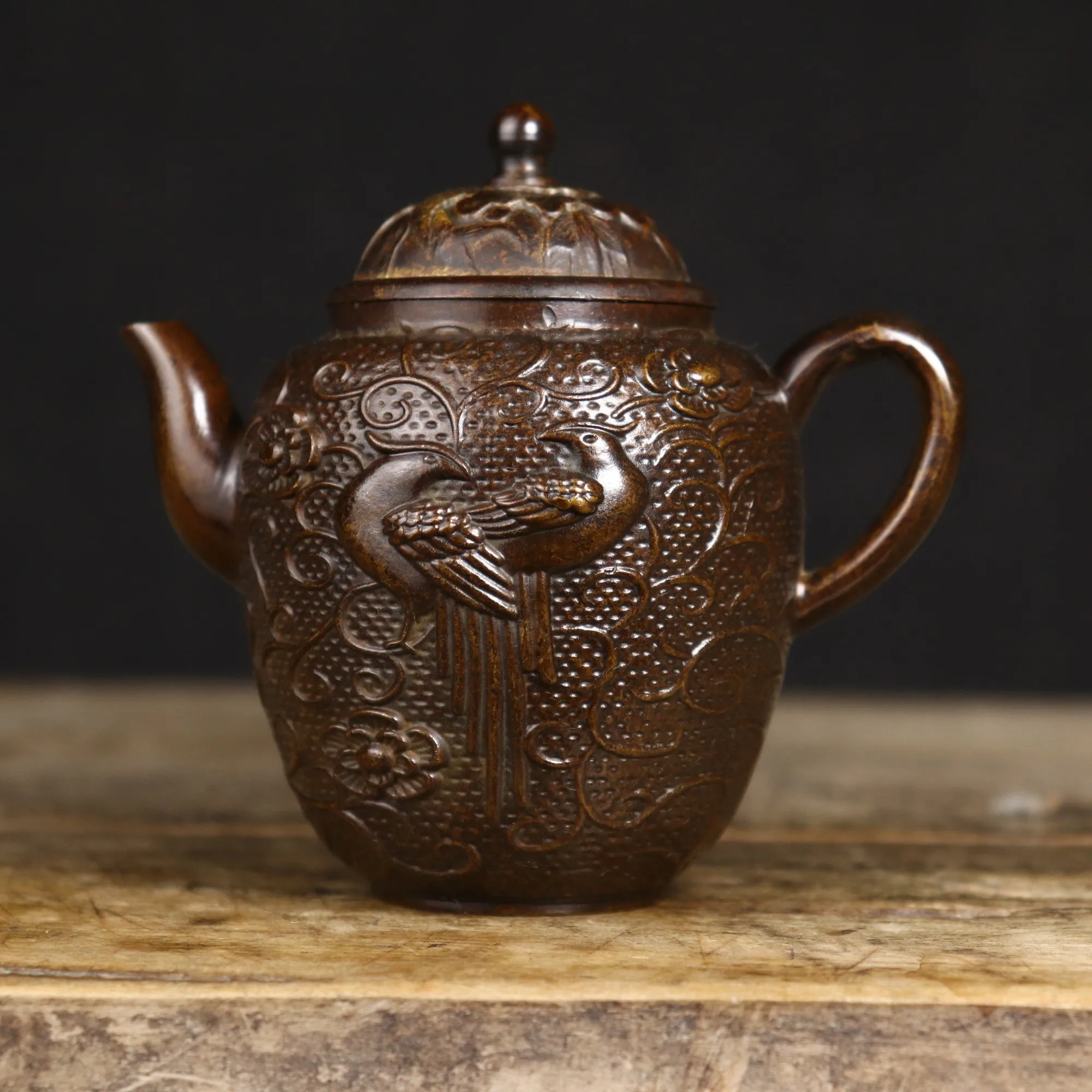 LAOJUNLU Fine Copper Magpie Teapot This Teapot Is Titled After The Magpie Dengmei, Which Has A Far-Reaching Meaning And The
LAOJUNLU Fine Copper Magpie Teapot This Teapot Is Titled After The Magpie Dengmei, Which Has A Far-Reaching Meaning And The