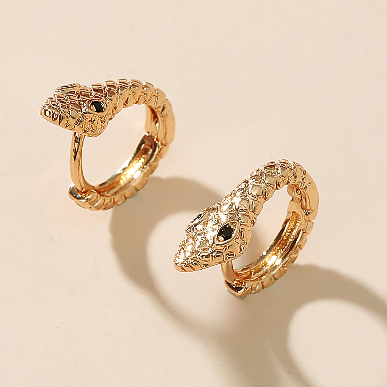 Vintage Black Eyes Snake Earrings for Women Trendy Punk Snake Animal Shaped Ear Studs Jewelry Accessories Valentine's Day Gifts 
Vintage Black Eyes Snake Earrings for Women Trendy Punk Snake Animal Shaped Ear Studs Jewelry Accessories Valentine's Day Gifts