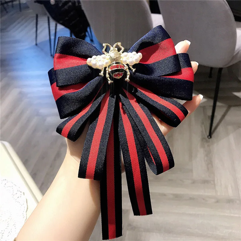 Big Bow Ribbon Brooches for Women Luxury Designer Brooch Girls Fashion Stripe Cloth Corsage Neck Tie Pin Vintage Wedding Jewelry
Big Bow Ribbon Brooches for Women Luxury Designer Brooch Girls Fashion Stripe Cloth Corsage Neck Tie Pin Vintage Wedding Jewelry