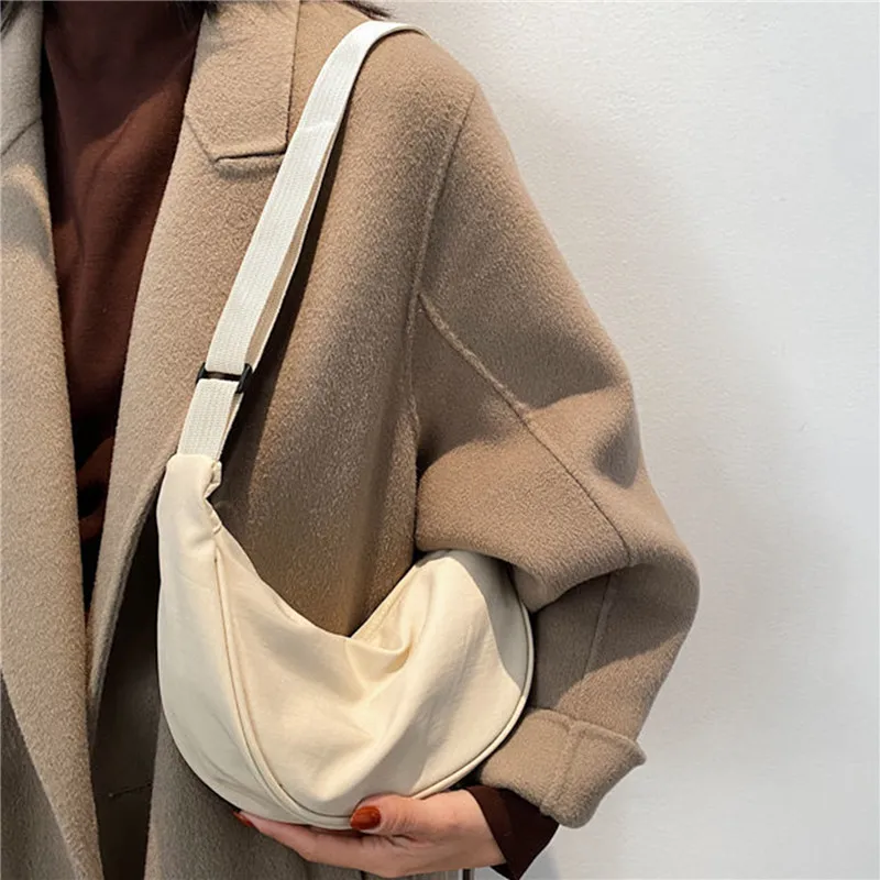 Solid Color Chest Bag Women Large Capacity Travel Crossbody Female Half Moon Belt Bag Ladies Daily Street Fanny Packs 2023 New
Solid Color Chest Bag Women Large Capacity Travel Crossbody Female Half Moon Belt Bag Ladies Daily Street Fanny Packs 2023 New