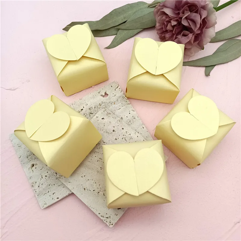 50pcs/Lot Beige Pearl Paper Heart Box for Wedding Pack of Chocolate Dragee Children School Birthday Small Gifts Bags Wholesale
50pcs/Lot Beige Pearl Paper Heart Box for Wedding Pack of Chocolate Dragee Children School Birthday Small Gifts Bags Wholesale