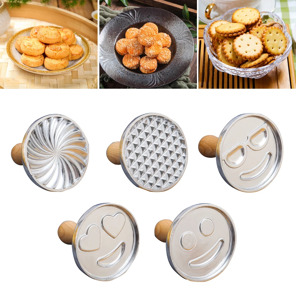 Cookie Cutter Aluminum Alloy Cookie Stamps with Wooden Handle Smile Heart Pattern DIY Hand Press Cookie Mold for Festival Party
Cookie Cutter Aluminum Alloy Cookie Stamps with Wooden Handle Smile Heart Pattern DIY Hand Press Cookie Mold for Festival Party