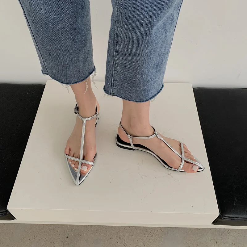 2022 New Brand Women Sandal Fashion Narrow Band Flat Heel Ladies Gladiator Shoes Pointed Toe Ankle Buckle shoes for women
2022 New Brand Women Sandal Fashion Narrow Band Flat Heel Ladies Gladiator Shoes Pointed Toe Ankle Buckle shoes for women