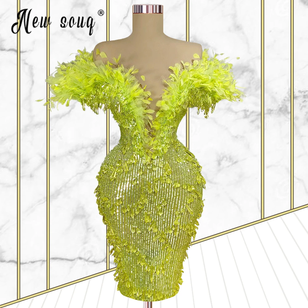 Fashion Green Deep V Neck Off Shoulder Prom Dresses Newest Feathers Mini Cocktail Dress Homecoming & Graduation Dresses
Fashion Green Deep V Neck Off Shoulder Prom Dresses Newest Feathers Mini Cocktail Dress Homecoming & Graduation Dresses