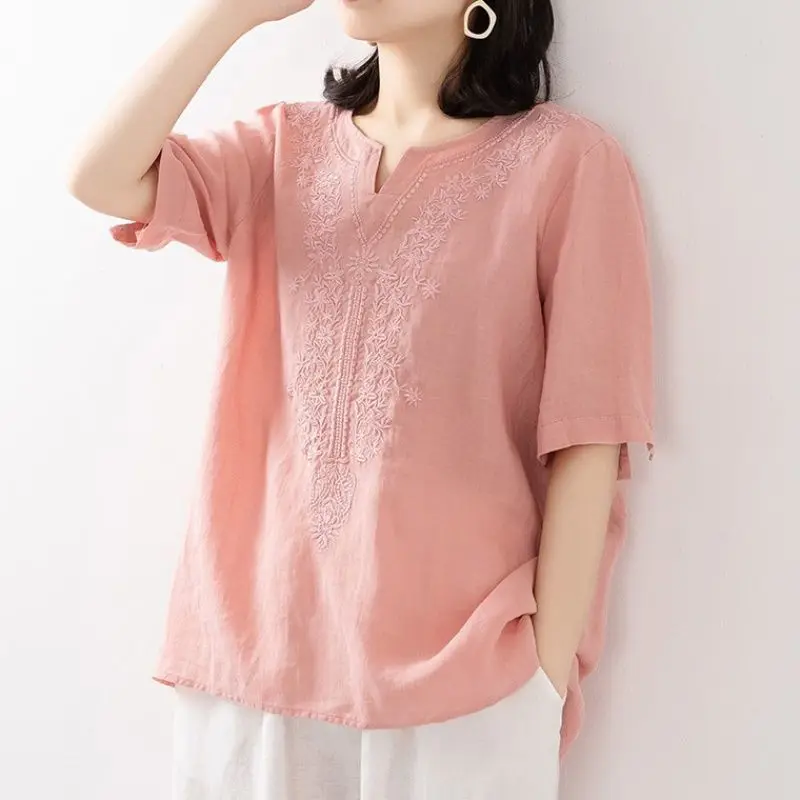 Cotton Linen V-neck Summer New Bottoming Shirt Women's Literary Loose Pullover Embroidered Short-sleeved T-shirt M-3XL
Cotton Linen V-neck Summer New Bottoming Shirt Women's Literary Loose Pullover Embroidered Short-sleeved T-shirt M-3XL