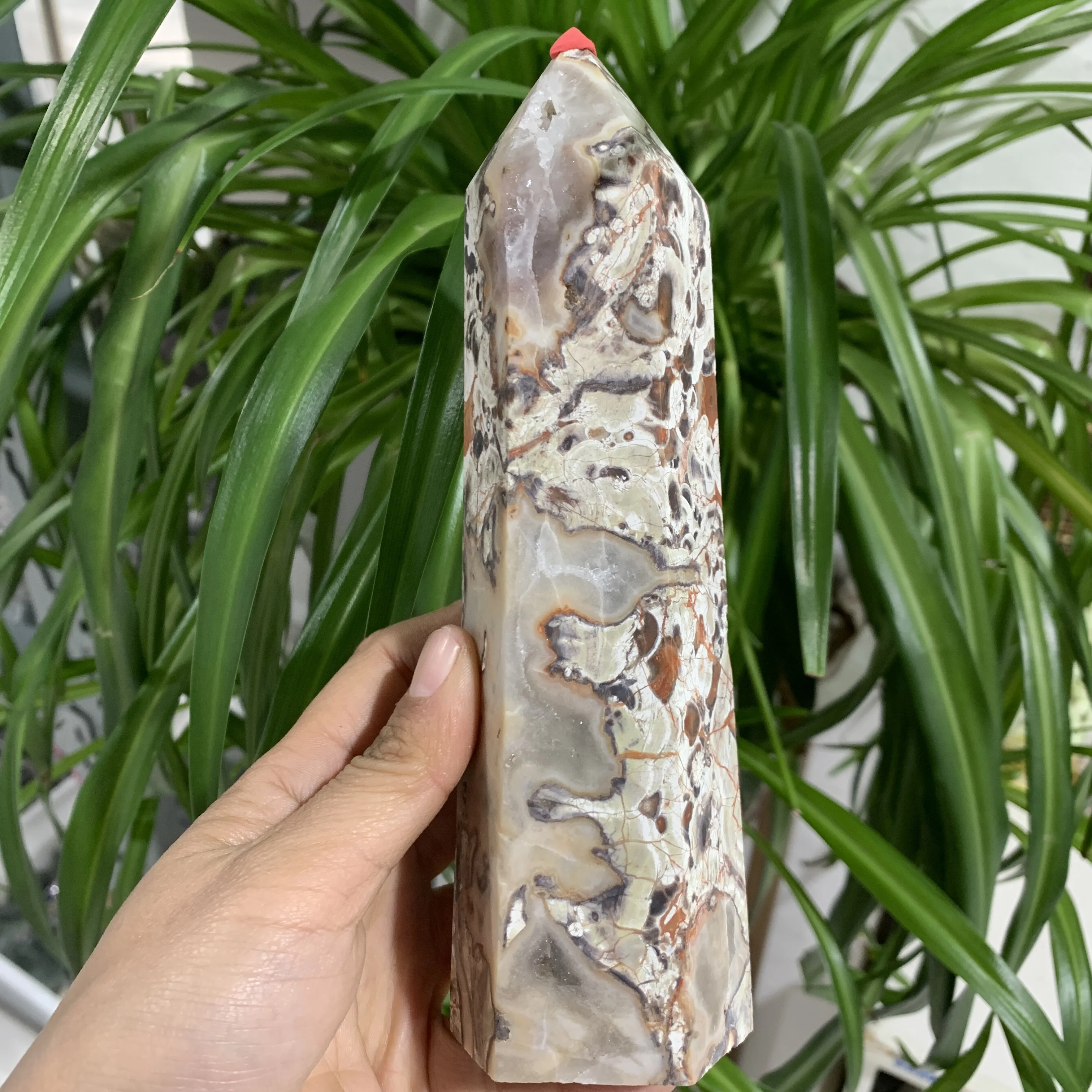 700~800g Natural India Agate Tower Powerful Chakra Energy Crystal wand Healing stone
700~800g Natural India Agate Tower Powerful Chakra Energy Crystal wand Healing stone