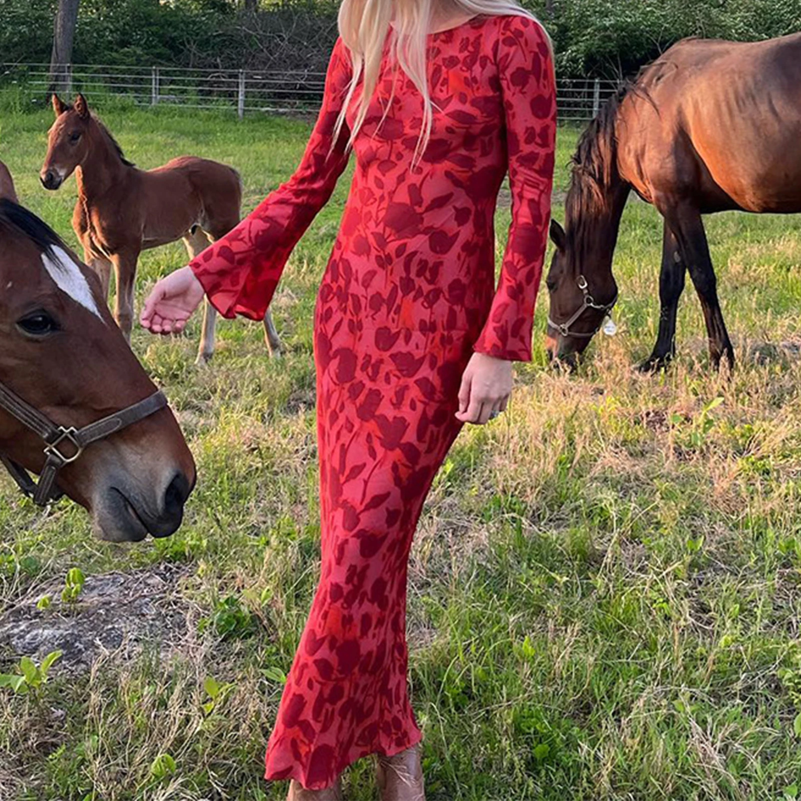 Vintage Chiffon Print Fishtail Dress For Women 2023 Fashion Elegant O Neck Long Flare Sleeve Dresses Ladies High Street Vestidos
Vintage Chiffon Print Fishtail Dress For Women 2023 Fashion Elegant O Neck Long Flare Sleeve Dresses Ladies High Street Vestidos