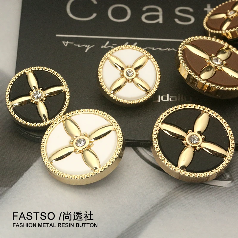 6pcs Buttons for Clothing Women Fashion Metal Sweater Suit Cardigan Trousers Accessories Decorative Luxury Sewing Accessories
6pcs Buttons for Clothing Women Fashion Metal Sweater Suit Cardigan Trousers Accessories Decorative Luxury Sewing Accessories