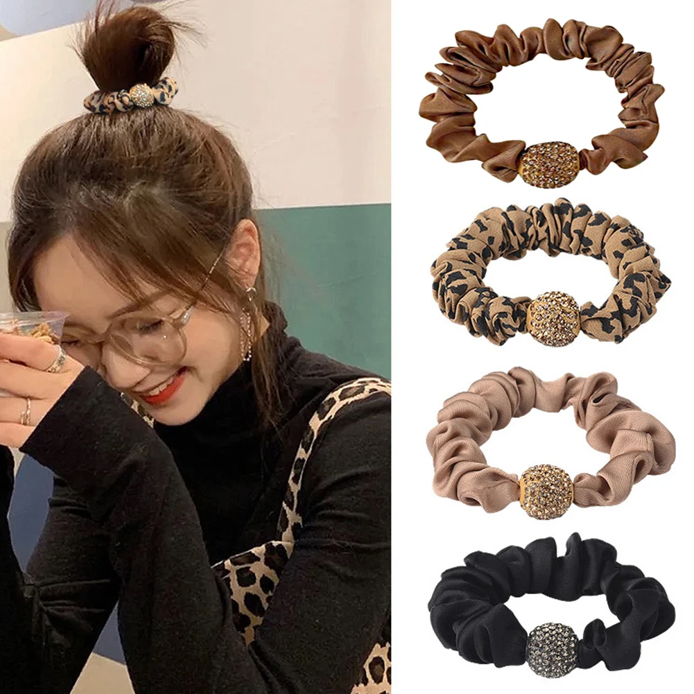 Shine Rhinestone Large Intestine Hair Ring Sen Tie Head Rope Female Temperament Tie Hair Rope Elegant Rubber Band
Shine Rhinestone Large Intestine Hair Ring Sen Tie Head Rope Female Temperament Tie Hair Rope Elegant Rubber Band