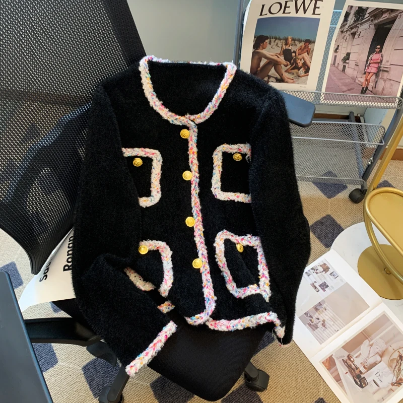 French Classic Style Gold Buckle White Mink Fur Knitted Cardigan Women's Gentle Soft Glutinous Sweater Coat Top Winter
French Classic Style Gold Buckle White Mink Fur Knitted Cardigan Women's Gentle Soft Glutinous Sweater Coat Top Winter