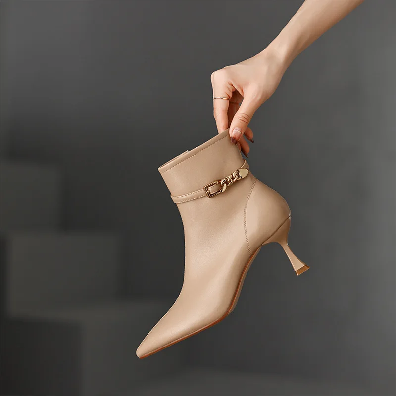 Buckle Pointed Toe Ankle High Heels Boots Women Luxury Chain Mature Women Shoes Office Lady Goth Mujer Zapatillas Autumn
Buckle Pointed Toe Ankle High Heels Boots Women Luxury Chain Mature Women Shoes Office Lady Goth Mujer Zapatillas Autumn