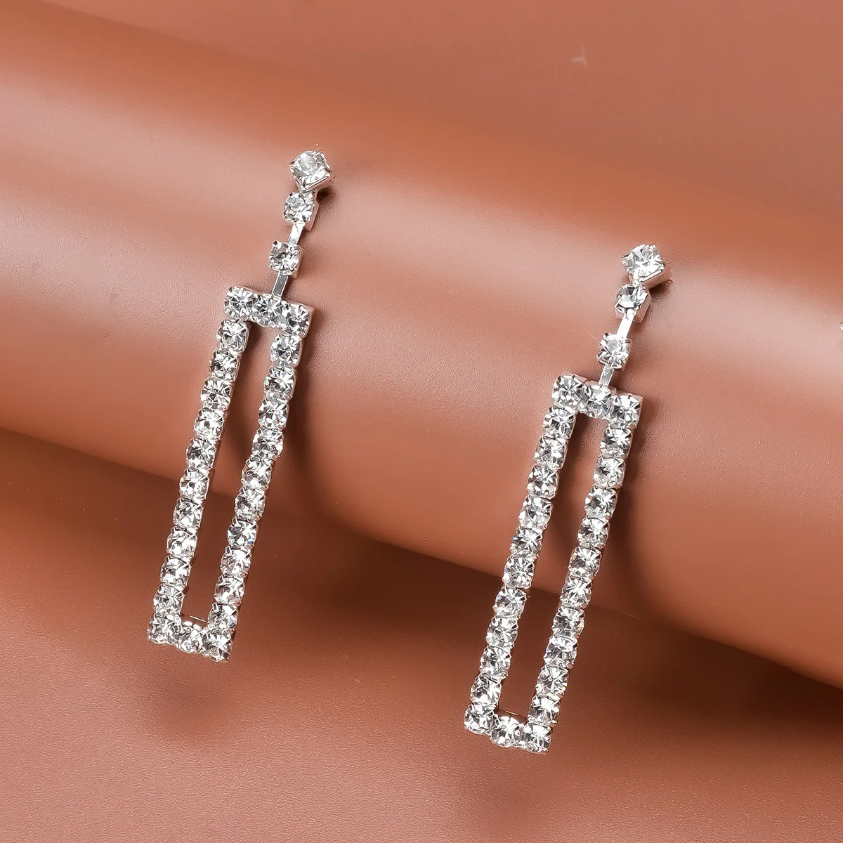 New European and American Popular Jewelry Full Diamond Personality Rectangular Wild Ladies Earrings Iimited Time Promotion
New European and American Popular Jewelry Full Diamond Personality Rectangular Wild Ladies Earrings Iimited Time Promotion