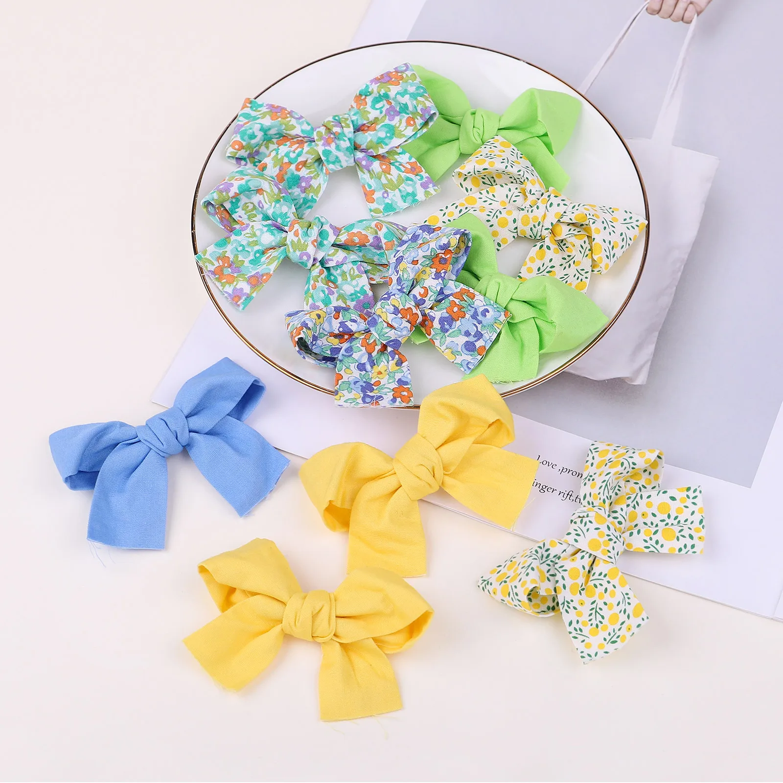 Wholesale 2.6Inches Candy Color Bows Hair Clips For Kids Girls Sweet Flower Printed Bowknot Hairpins Headwear Hair Accessories
Wholesale 2.6Inches Candy Color Bows Hair Clips For Kids Girls Sweet Flower Printed Bowknot Hairpins Headwear Hair Accessories