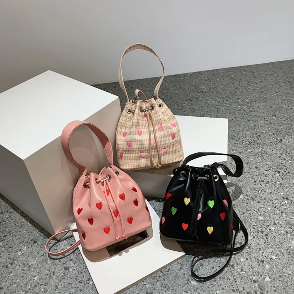 Women Crossbody Bags Trend Exquisite Shoulder Bag Leather Handbag Love Heart Embroidered Shopping Purse Small Totes
Women Crossbody Bags Trend Exquisite Shoulder Bag Leather Handbag Love Heart Embroidered Shopping Purse Small Totes