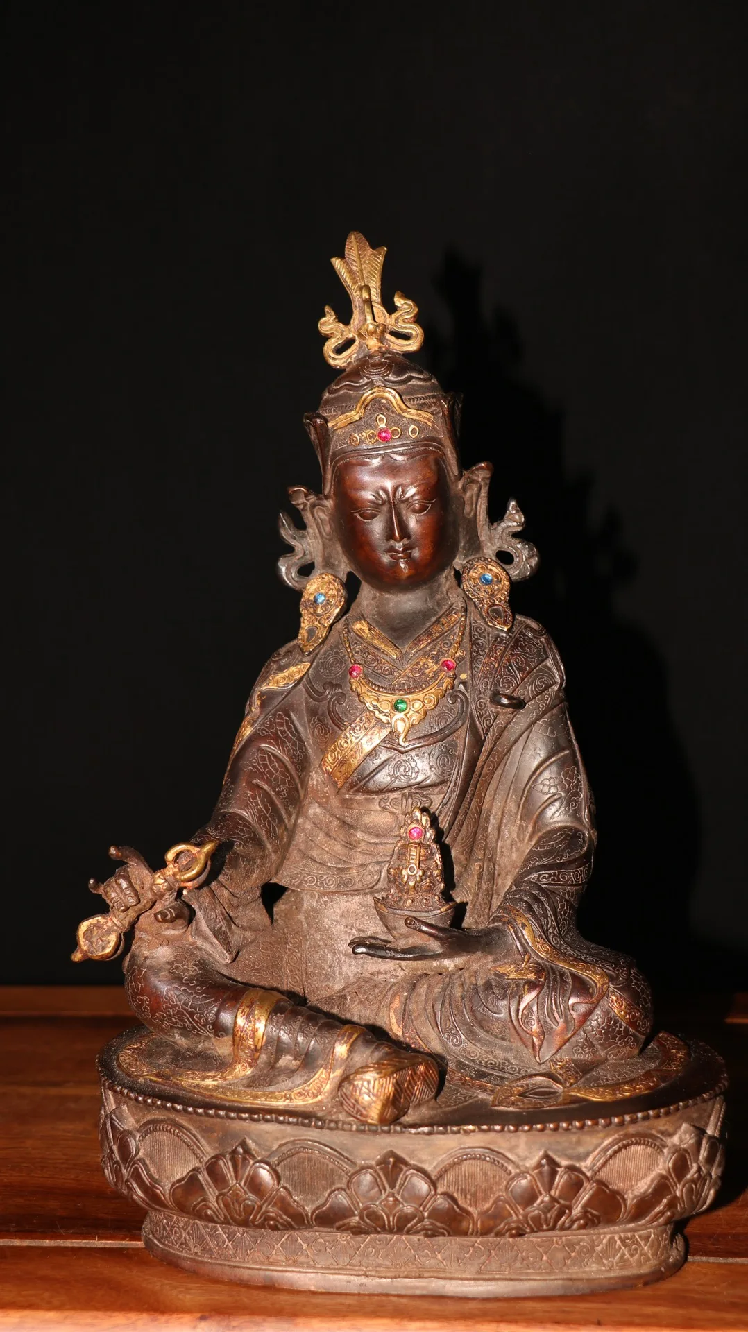 12"Tibet Temple Collection Old Bronze Cinnabar Gilding Mosaic Gem Guru Rinpoche Sitting Buddha Worship Hall Town house
12"Tibet Temple Collection Old Bronze Cinnabar Gilding Mosaic Gem Guru Rinpoche Sitting Buddha Worship Hall Town house