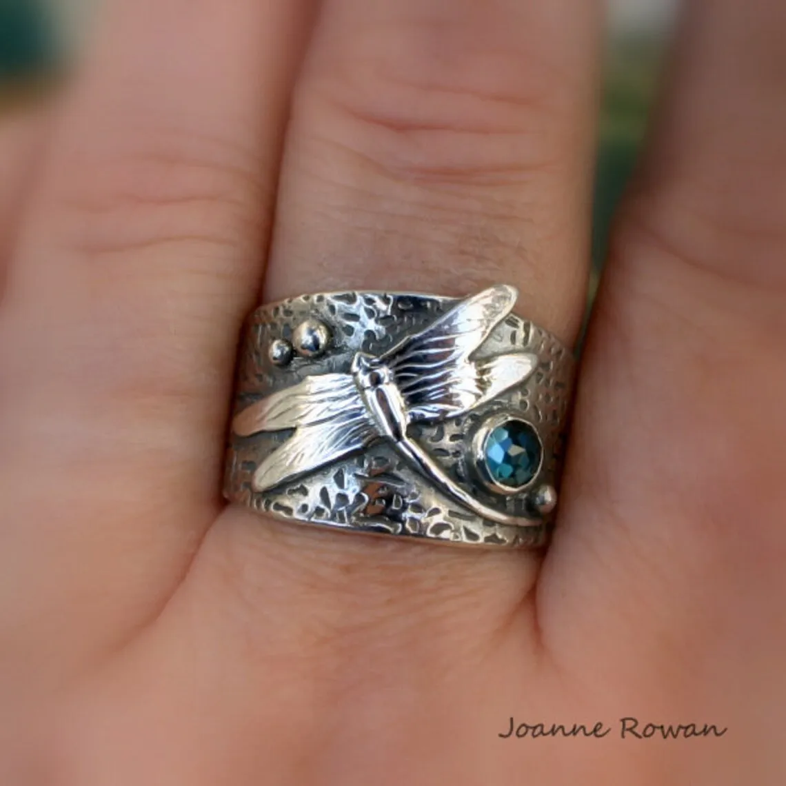 Retro New Creative Fashion Dragonfly Texture Ring Jewelry for Women Party Jewelry Gift
Retro New Creative Fashion Dragonfly Texture Ring Jewelry for Women Party Jewelry Gift