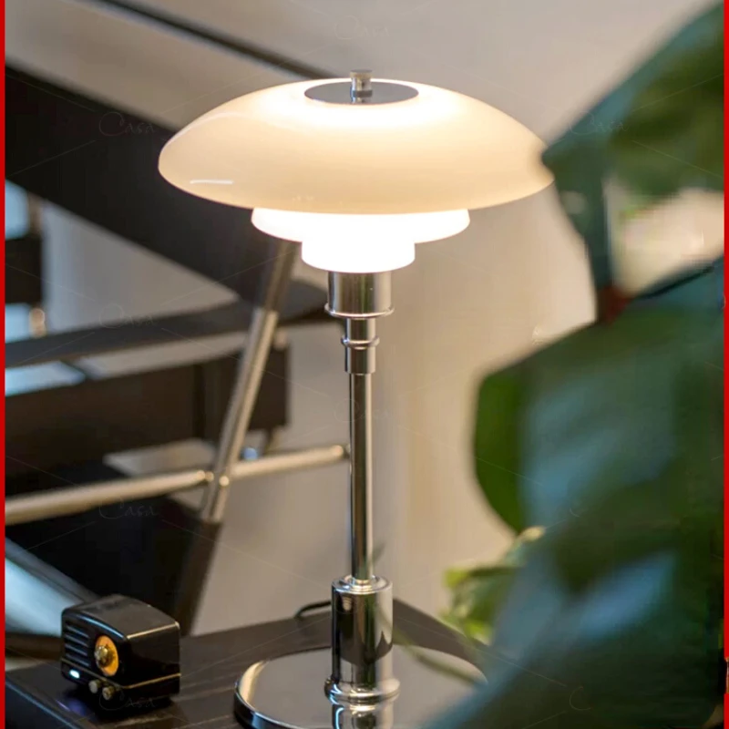 Medieval table lamp light luxury table Bauhaus style bedroom small bedside
Medieval table lamp light luxury table Bauhaus style bedroom small bedside