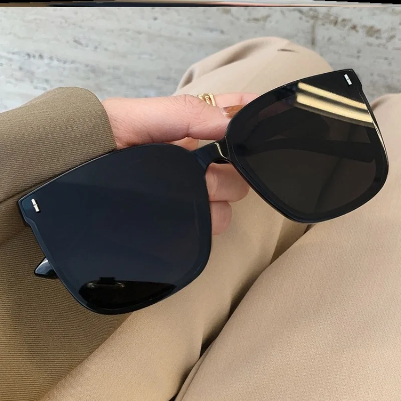 New Sunglasses Women 2023 High Quality Retro Sunglasses Women Classic Square Glasses Women/Men Luxury Oculos De Sol 
New Sunglasses Women 2023 High Quality Retro Sunglasses Women Classic Square Glasses Women/Men Luxury Oculos De Sol