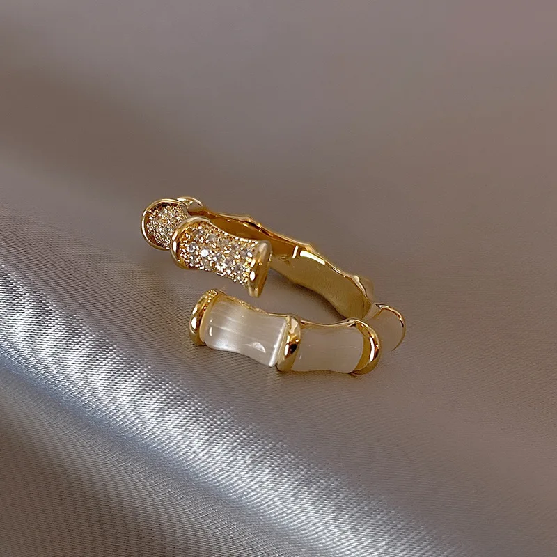 2022 New Design Opals Bamboo Shape Gold Colour Adjustable Rings Korean fashion Jewelry Party Luxury Accessory For Woman‘s Gift
2022 New Design Opals Bamboo Shape Gold Colour Adjustable Rings Korean fashion Jewelry Party Luxury Accessory For Woman‘s Gift
