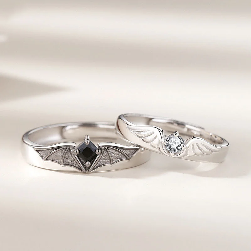 Fashion Angel Demon Couple Rings Simple Creativity Personality Wing Adjustable Open Ring for Women Men Lovers Jewelry Gift
Fashion Angel Demon Couple Rings Simple Creativity Personality Wing Adjustable Open Ring for Women Men Lovers Jewelry Gift