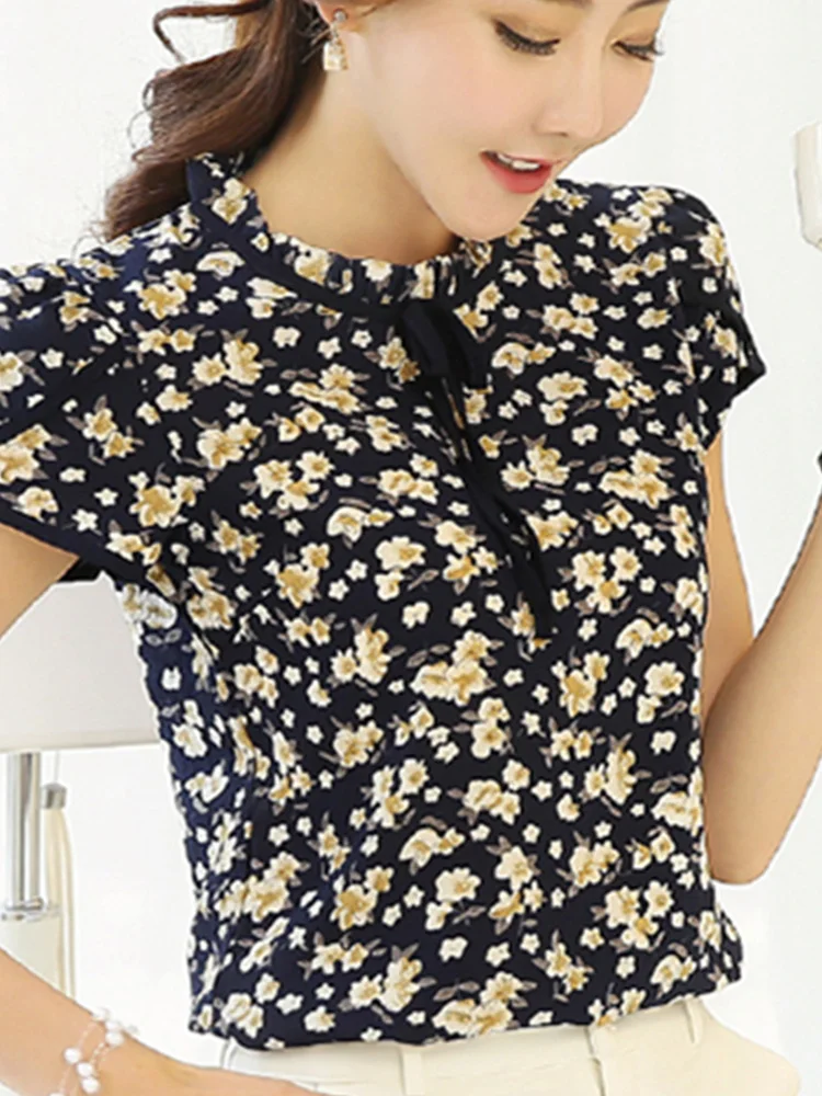 2023 Summer Floral Print Chiffon Blouse Ruffled Collar Bow Neck Shirt Petal Short Sleeve Chiffon Tops Blusas Femininas
2023 Summer Floral Print Chiffon Blouse Ruffled Collar Bow Neck Shirt Petal Short Sleeve Chiffon Tops Blusas Femininas