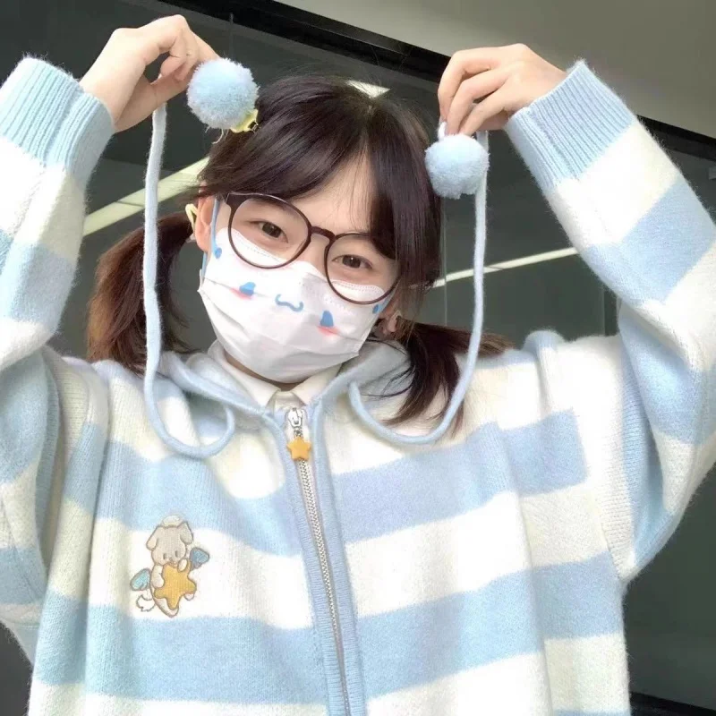 COZOK/ 2023 Autumn Japanese Kawaii Cartoon Embroidery Knited Cardigan Women All Match Striped Sweater Jackets Hooded Coats 
COZOK/ 2023 Autumn Japanese Kawaii Cartoon Embroidery Knited Cardigan Women All Match Striped Sweater Jackets Hooded Coats
