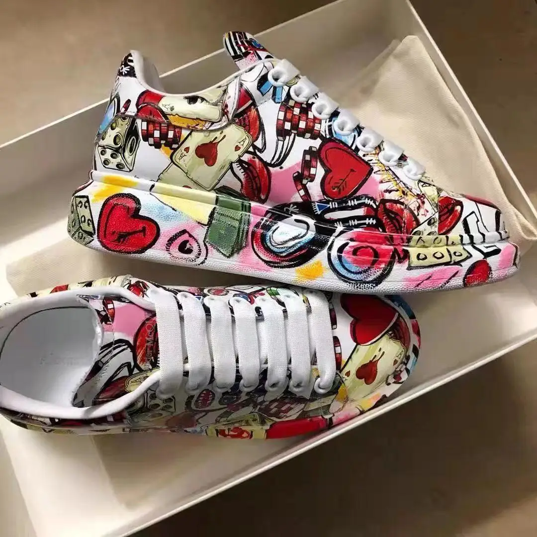 2021 Spring Autumn New Women's Chunky Sneakers Fashion Soft Platform Graffiti Casual Shoes Classic Girls Streetwear Trainers
2021 Spring Autumn New Women's Chunky Sneakers Fashion Soft Platform Graffiti Casual Shoes Classic Girls Streetwear Trainers