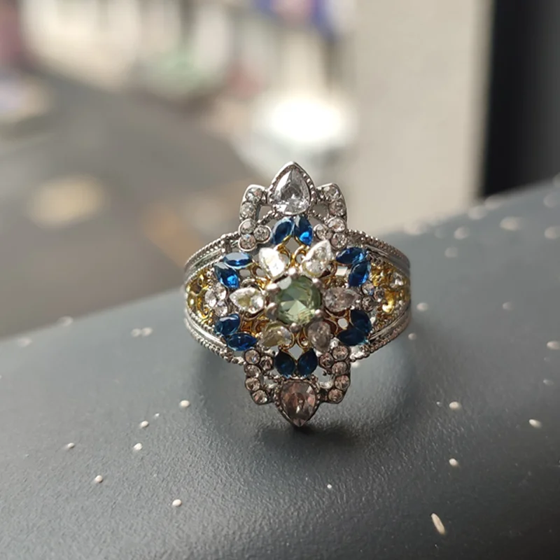 Luxury Court Style Jelly Green Mixed Color Crystal Rings for Women Vintage Diamond Hollow Engagement Anniversary Jewelry
Luxury Court Style Jelly Green Mixed Color Crystal Rings for Women Vintage Diamond Hollow Engagement Anniversary Jewelry