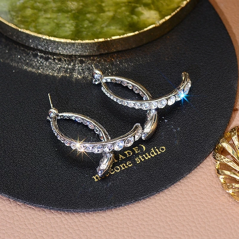 Ins Hot Sale Fashionable Design CZ Fish Tail Women Earring Pave Inlaid Bling Zirconia Stud Earrings Anniversary Jewellery
Ins Hot Sale Fashionable Design CZ Fish Tail Women Earring Pave Inlaid Bling Zirconia Stud Earrings Anniversary Jewellery