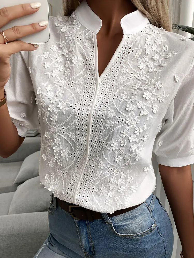 Lace Blouse Shirts Women Chic Solid Hollow-Out V Neck Floral Pattern Embroidery Casual Shirt Puff Half Sleeve Tops Blouse
Lace Blouse Shirts Women Chic Solid Hollow-Out V Neck Floral Pattern Embroidery Casual Shirt Puff Half Sleeve Tops Blouse