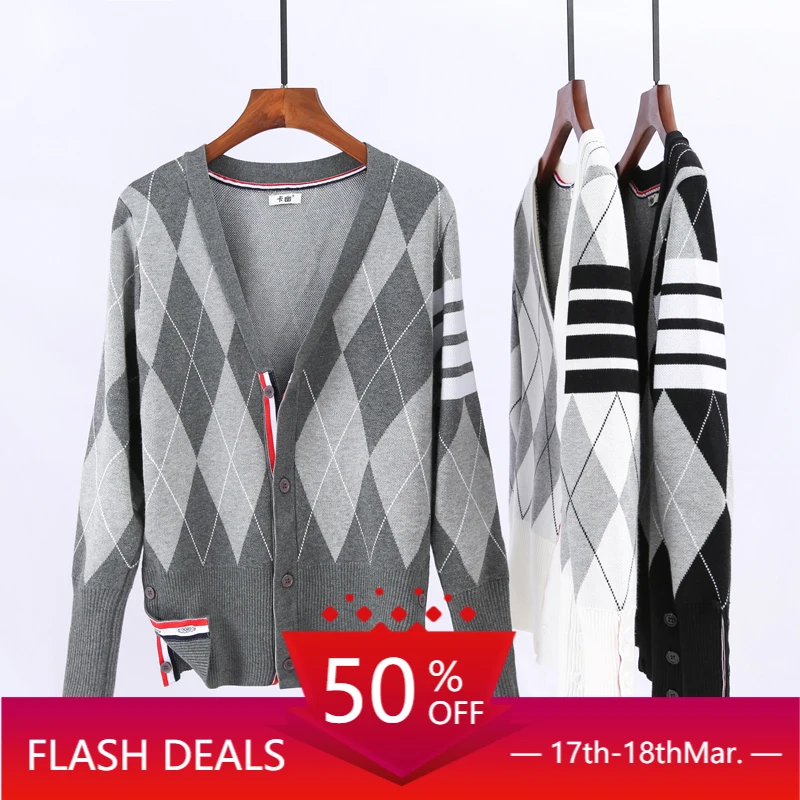 tb knitted cardigan women's autumn and winter new diamond V-neck long-sleeved all-match top loose short sweater coat
tb knitted cardigan women's autumn and winter new diamond V-neck long-sleeved all-match top loose short sweater coat
