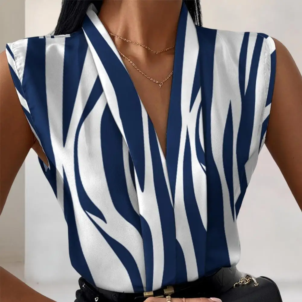 Chic Summer Shirt V-neck Lightweight Casual Sleeveless Shirt Blouse Quick Drying Tee Shirt Daily Wear
Chic Summer Shirt V-neck Lightweight Casual Sleeveless Shirt Blouse Quick Drying Tee Shirt Daily Wear