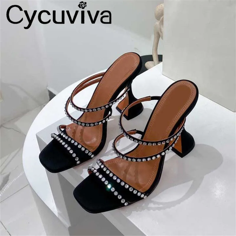 Summer Black Slippers Woman High Heels Mules Crystal Shoes Popular Square Toe Goblet Heels Sexy Silk Sandals Wedding Party Shoes
Summer Black Slippers Woman High Heels Mules Crystal Shoes Popular Square Toe Goblet Heels Sexy Silk Sandals Wedding Party Shoes