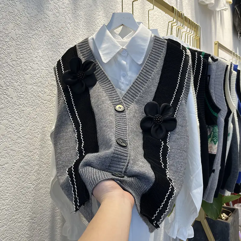 Stereo flower knit vest female vest spring and autumn 2022 loose design, sleeveless sweater cardigan flower sweater vest tops
Stereo flower knit vest female vest spring and autumn 2022 loose design, sleeveless sweater cardigan flower sweater vest tops