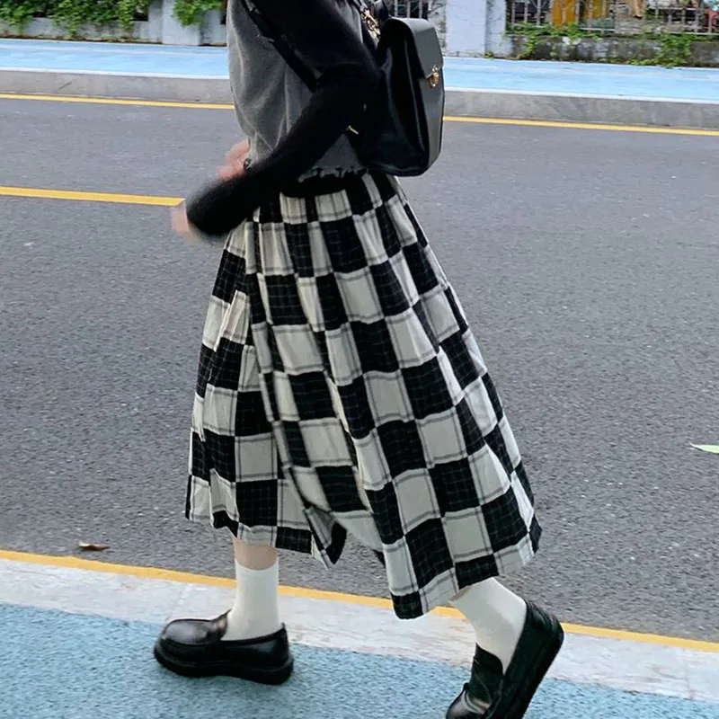 Zoki Vintage Baggy Plaid Pleated Skirts Women Summer Harajuku High Waist A Line All Match Casual Students Style Midi Skirt
Zoki Vintage Baggy Plaid Pleated Skirts Women Summer Harajuku High Waist A Line All Match Casual Students Style Midi Skirt
