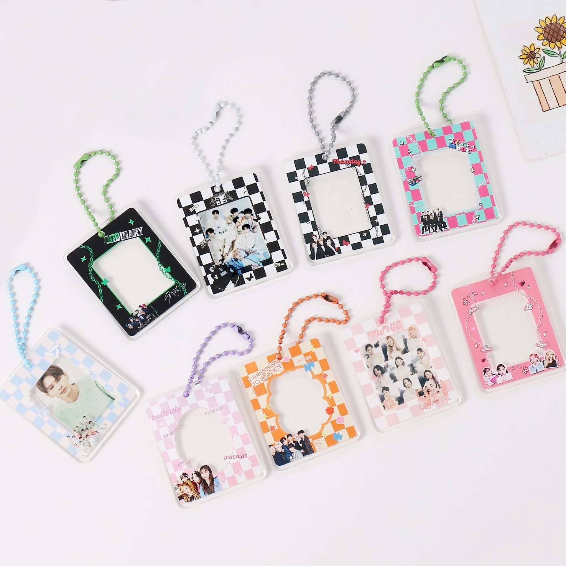 K-POP boys aespa en twice sk acrylic insert photo frame key ring pendant cute cartoon ID card bus card holder pendant Fan Gifts
K-POP boys aespa en twice sk acrylic insert photo frame key ring pendant cute cartoon ID card bus card holder pendant Fan Gifts