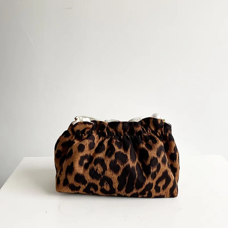 Personalized Pretty Makeup Bag Print Leopard Cosmetic Bags Women Multifunction Toiletry Beauty Bag Travel Organizer Pearl zipper
Personalized Pretty Makeup Bag Print Leopard Cosmetic Bags Women Multifunction Toiletry Beauty Bag Travel Organizer Pearl zipper