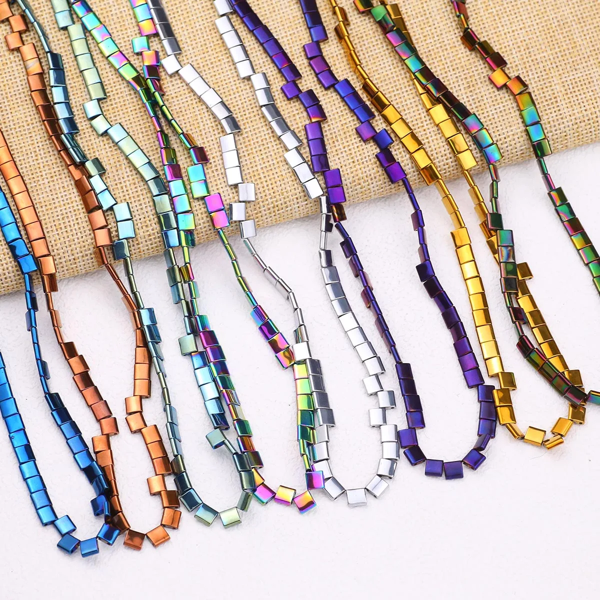 Многоцветный натуральный камень изогнутые двойные отверстия квадратные гематит