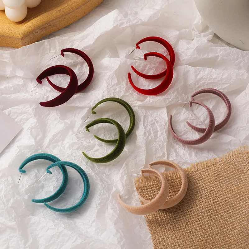 Pink Blue Green Red Beige Burgundy Velvet C Shape Earrings for Women Rainbow Circle Open Hoop Earrings Statement Party Jewelry
Pink Blue Green Red Beige Burgundy Velvet C Shape Earrings for Women Rainbow Circle Open Hoop Earrings Statement Party Jewelry