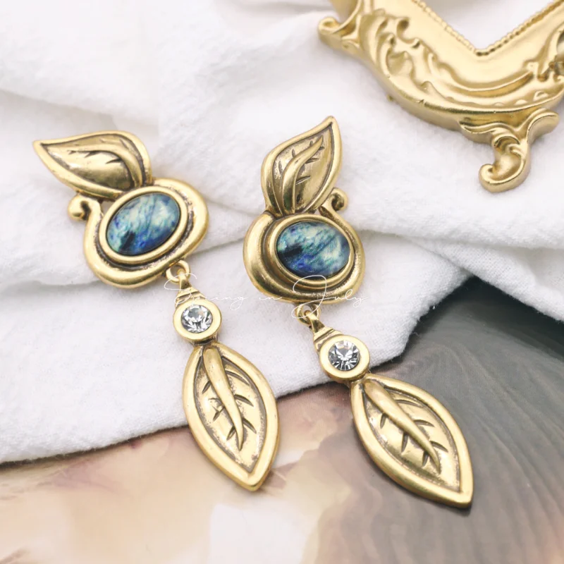 Женские серьги-гвоздики с геолистьями, в стиле ретро 
Женские серьги-гвоздики с геолистьями, в стиле ретро