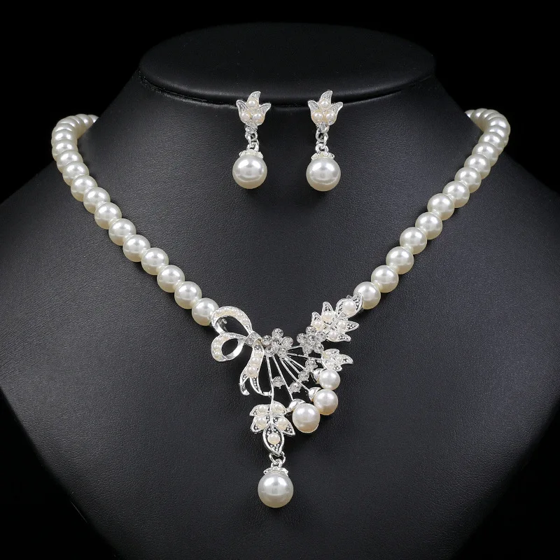 Bridal Elegant Wedding Party Pearl Rhinestone Necklace Earrings Jewelry Set New Fashion Luxury Female Crystal Party Jewelry
Bridal Elegant Wedding Party Pearl Rhinestone Necklace Earrings Jewelry Set New Fashion Luxury Female Crystal Party Jewelry